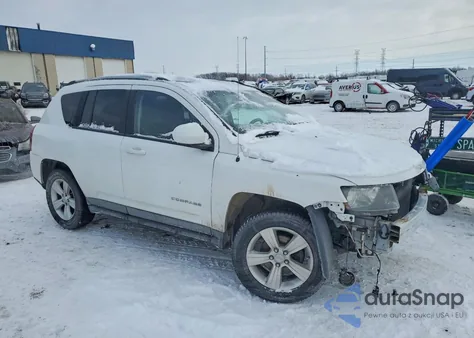 2016 Jeep Compass Latitude z USA, uszkodzony, nr VIN 1C4NJDEBXGD714693